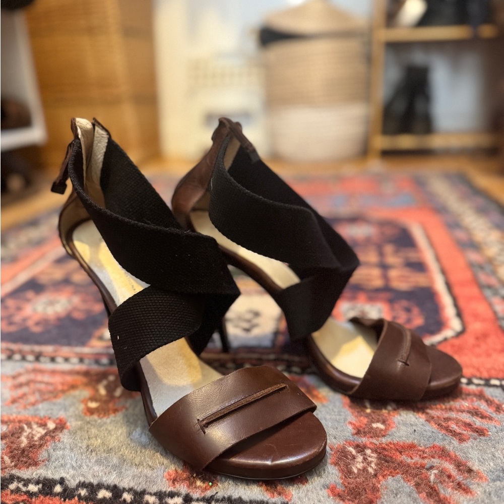 C'N'C CoSTUME NATIONAL Brown Leather & Black Canvas Wrap Heels - Made in Italy - Picture 6 of 10